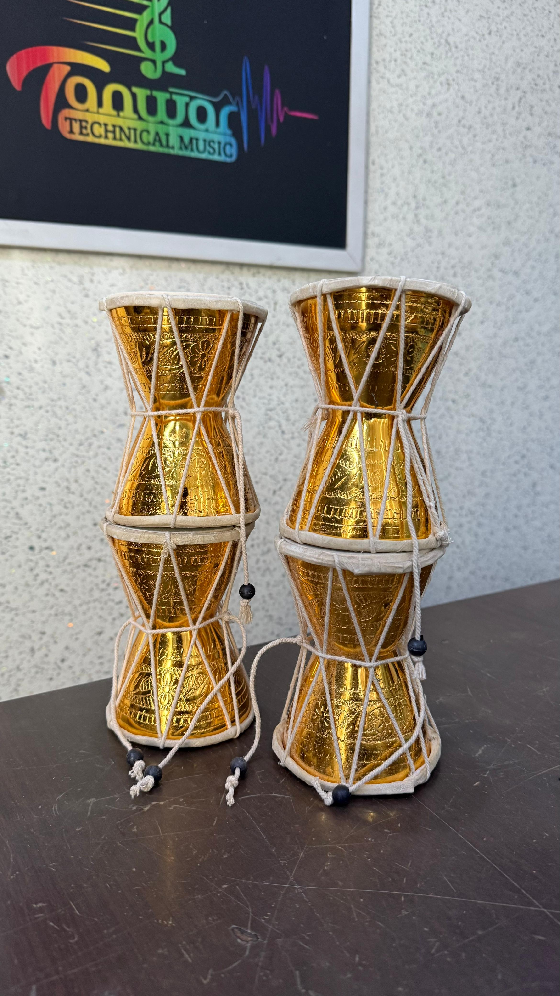 Damaru – Sacred Hourglass Drum