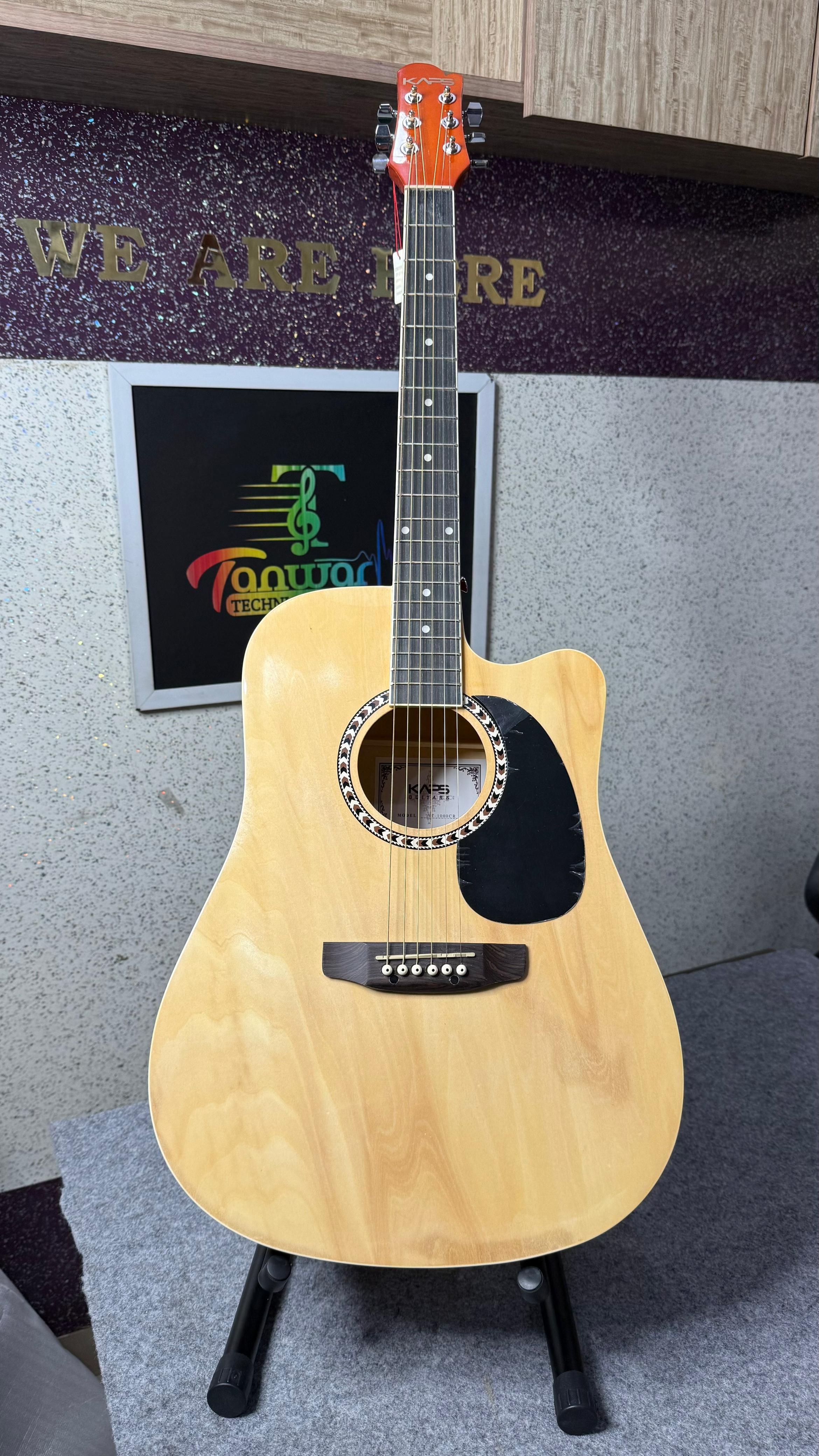 Kaps ST 1000CR Guitar Stand – Natural finish