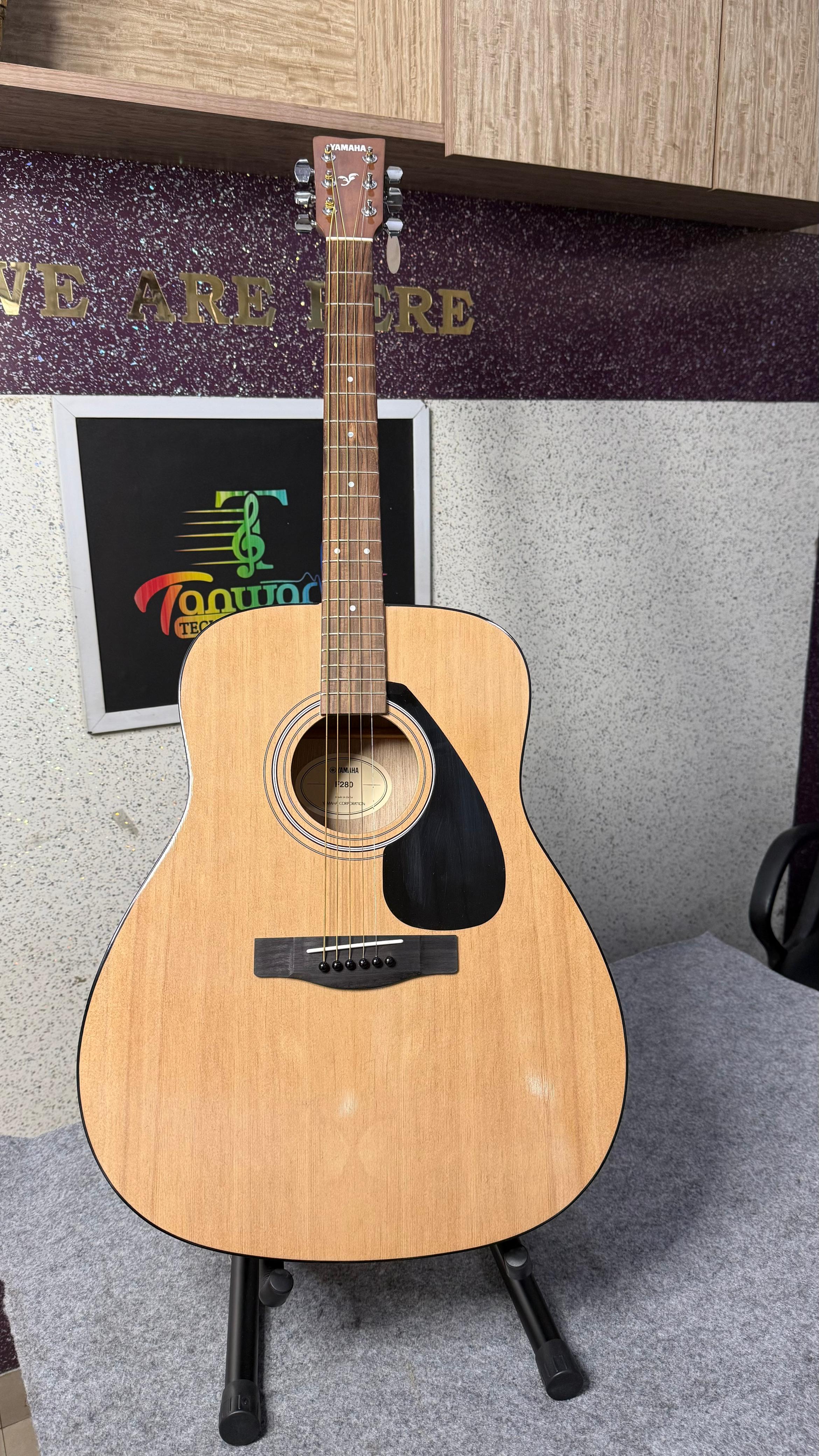 Yamaha F280 Acoustic Guitar – Natural Finish