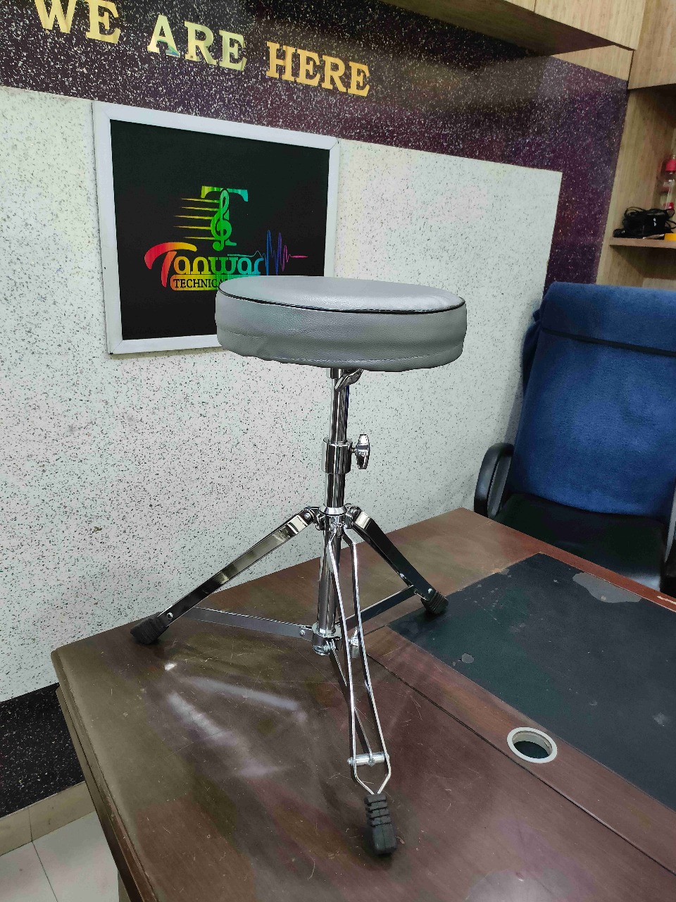 Adjustable Drum Throne – Grey Finish